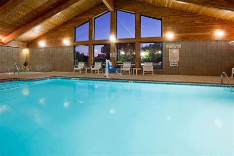 AmericInn Lodge & Suites Menominee, MI - See Discounts