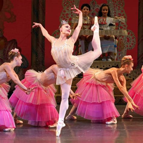 Review: ‘George Balanchine’s The Nutcracker’ at Lincoln Center - The New York Times