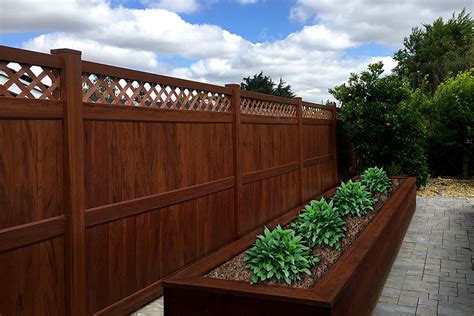 Mocha Walnut Vinyl Fence | Factory Direct | Vinyl Fence Wholesaler