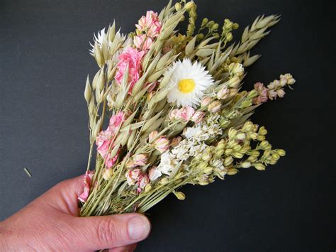 Make a pink dried flower bouquet | Dried Flower Craft