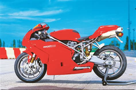 DUCATI 999 (2003-2006) Review | Speed, Specs & Prices