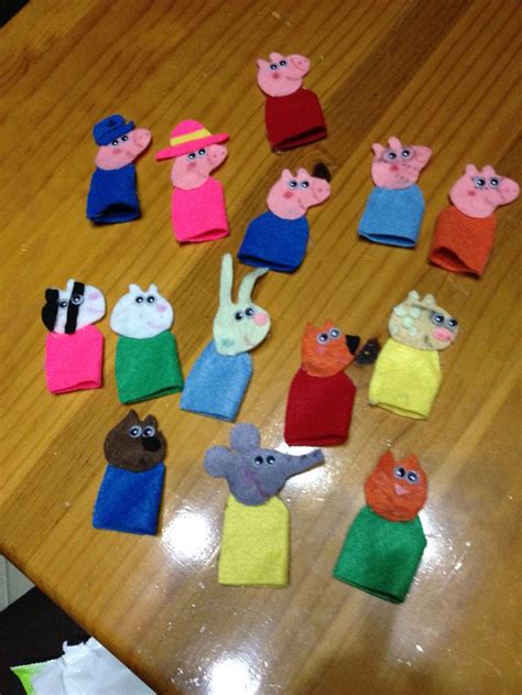 Peppa Pig Finger Puppets | Finger puppets, Crafts, Puppets