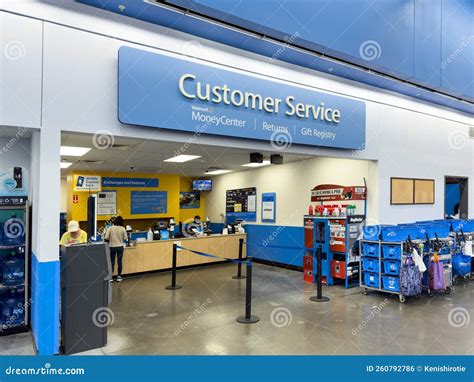 Walmart Customer And Worker Wear Face Masks During The Covid-19 ...