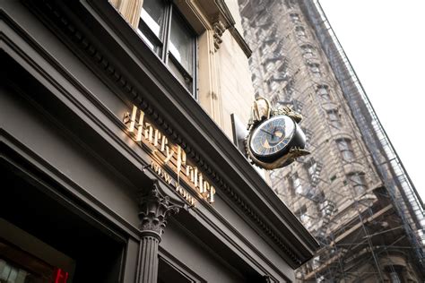 Everything about the Harry Potter flagship store in New York City - Laura Peruchi | NYC