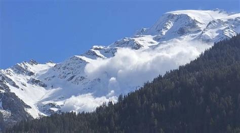 Rescuers find 6th body after French Alps avalanche | The Manila Times