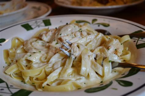 Tai // Chicken alfredo from Olive Garden :0