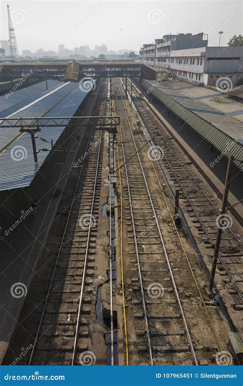 NDLS railway station stock image. Image of view, delhi - 107965451