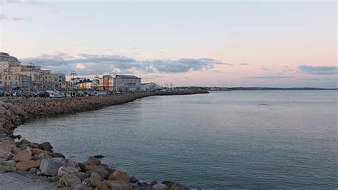 Salthill Promenade, Galway, Ireland | Salthill Promenade photos and more information