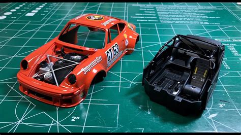 Building the Revell Porsche 934 RSR "Jagermeister" 1/24 scale model ...