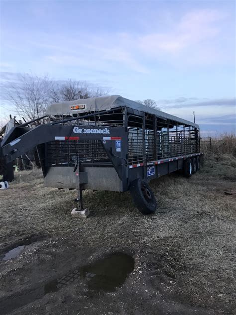 2005 Gooseneck Brand Cattle Trailer