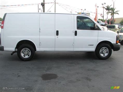 Summit White 2005 Chevrolet Express 2500 Commercial Van Exterior Photo #39878063 | GTCarLot.com