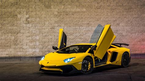 Lamborghini 2022 Aventador Yellow