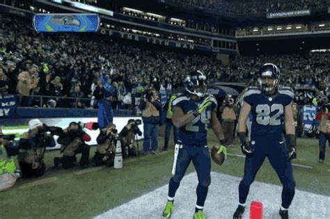 Marshawn Lynch Explodes for 40-Yard TD Against 49ers, Skittles Rain Down | News, Scores ...