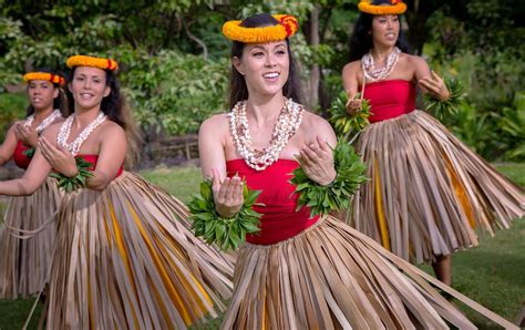 The first Hula Girl Festival in Waikiki! Saturday evening at the 2nd ...