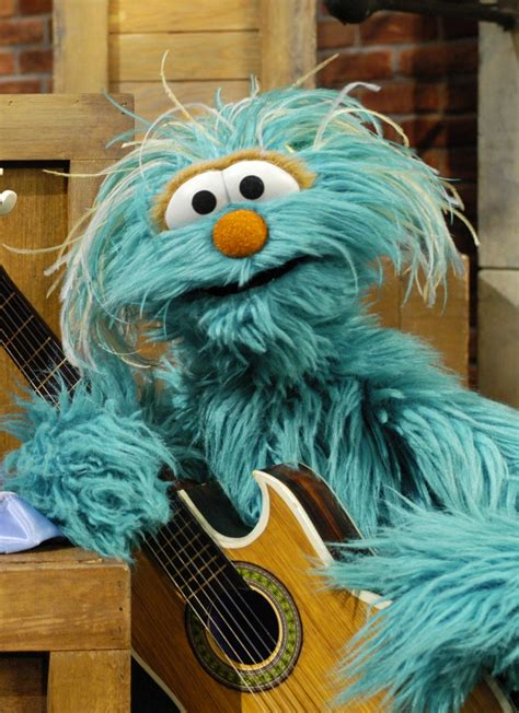 Rosita playing the guitar - Rosita (Sesame Street) Photo (39915614) - Fanpop