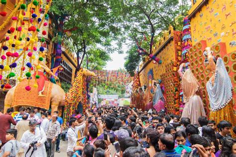 Photo Feature: 25 Pictures of Durga Puja in Kolkata