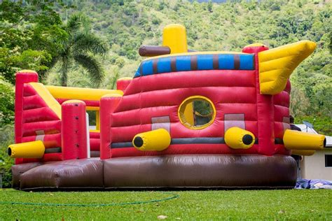 Pirate Ship Deluxe Jumping Castle – Jumping Jims