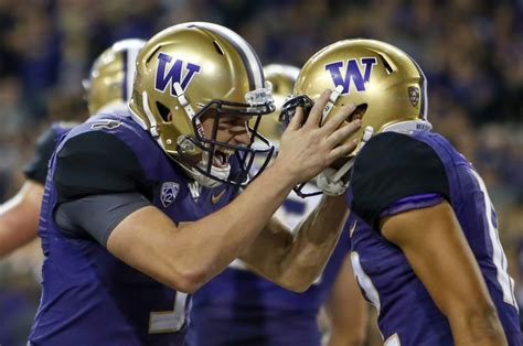 Washington Football: 5 Huskies Making an Impact in 2016