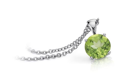 Peridot Solitaire Pendant in 18k White Gold (7mm) | Blue Nile UK