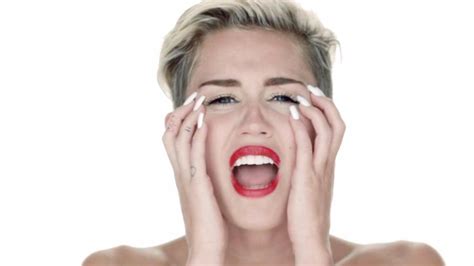 Miley Says â€œWrecking Ballâ€ Gives Her Nightmares â€“ Galore