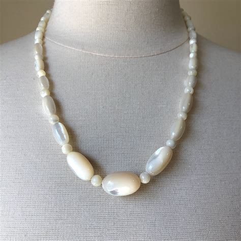 Vintage Mother of Pearl Graduated Bead Necklace, Round and Oval Mother ...