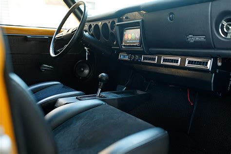 Chris Forsberg's 1972 Datsun 510 Wagon Interior. Check out that SSS dash on a LHD and with air ...