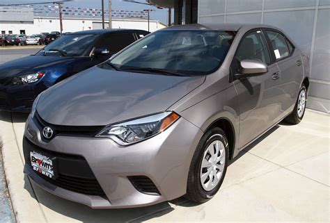 2013 Toyota Corolla S 4dr Sedan w/4-speed Automatic 5-spd manual w/OD