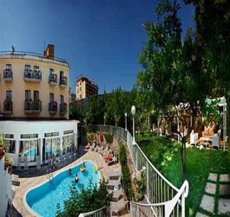 Hotel Capri - Sorrento, Italy - HostelsCentral.com | EN