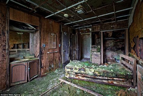 Photographs reveal eerie abandoned hotels where guests haven't checked in for years | Daily Mail ...