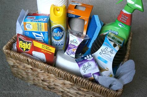 DIY Housewarming Gift Ideas: Make A DIY Home Essentials Gift Basket!