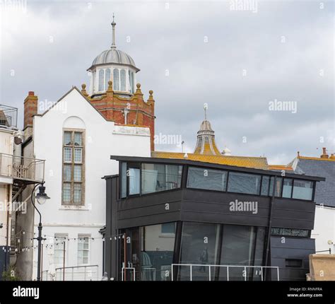 The old and new architecture of Lyme Regis Museum (The Philpot Museum ...