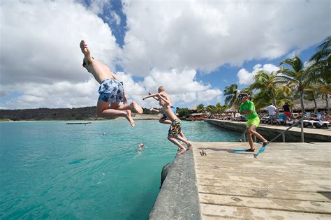 Jan Thiel Beach Curaçao / Gallery / Activities / Jan Thiel Beach