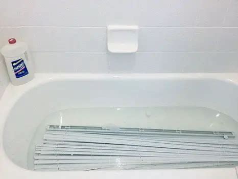 How To Clean Venetian Blinds In The Bathtub – Huetiful Homes