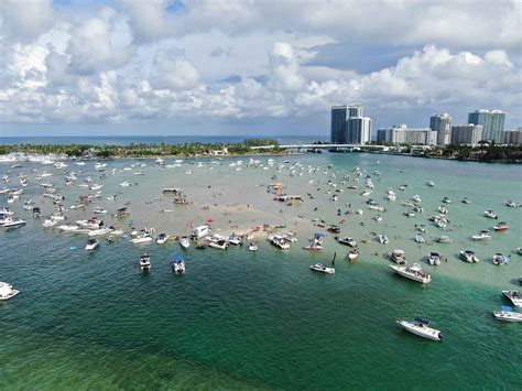 Haulover Sandbar Boat Rentals - RentalBoat.com