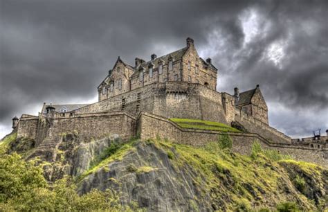 5 Terrifying Haunted Castles in Scotland - Exemplore - Paranormal