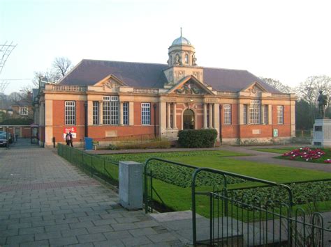 Dartford Borough Museum (Dartford) - Visitor Information & Reviews