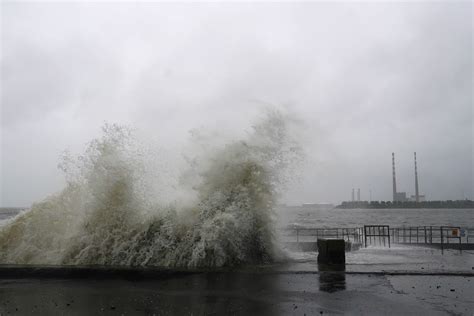 Weather warnings issued for entire island of Ireland due to Storm Debi | The Independent