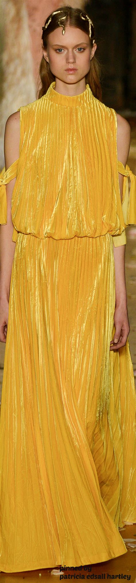 Valentino Spring 2016 Couture Collection | Yellow fashion, Fashion, Couture fashion