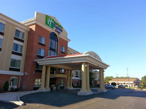 Hotel Review: Holiday Inn Express Hotel & Suites, Niagara Falls – milespointstravel