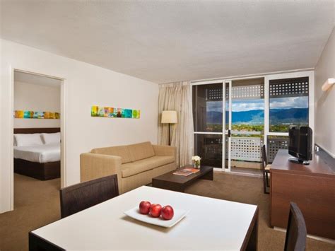 Holiday Inn Cairns Harbourside - Cairns, Australia