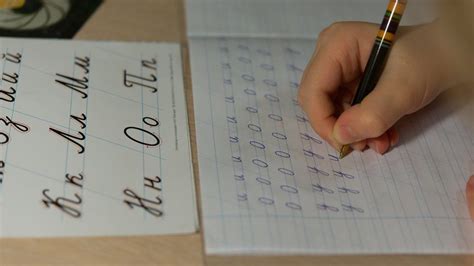 Do we need to teach children joined-up handwriting? - BBC News