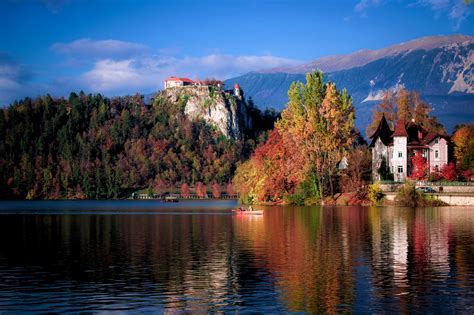 lake-bled-castle-autumn - TRAVELSLOVENIA.ORG – All You Need To Know To Visit Slovenia