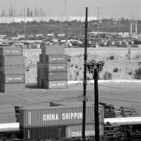 Overlooking the Port of Los Angeles from Knoll Hill Park where ...