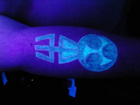 UV tattoo - Wikipedia