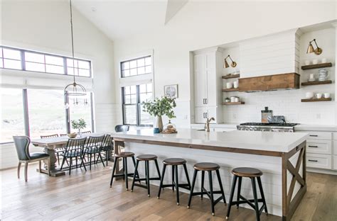 The 15 Most Beautiful Modern Farmhouse Kitchens on Pinterest Modern Farmhouse Dining Room ...