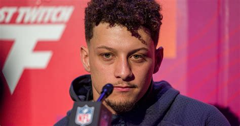 Patrick Mahomes: Dad Took It 'A Little Far' With Comments About Bears, 2017 Draft | News, Scores ...