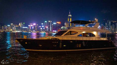 Victoria Harbour Cruise in a Luxury Yacht (Symphony of Light or Happy ...