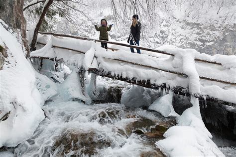 Winter magic on the Plitvice Lakes - Explore Croatia