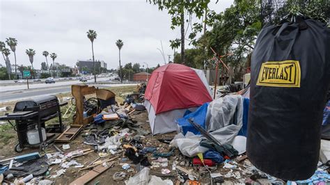 LA resumes mandatory cleanups of homeless encampments