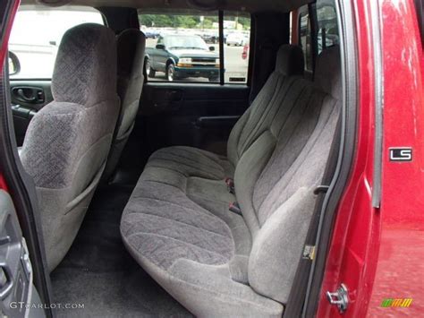 2002 Chevrolet S10 LS Crew Cab 4x4 Rear Seat Photo #81534263 | GTCarLot.com